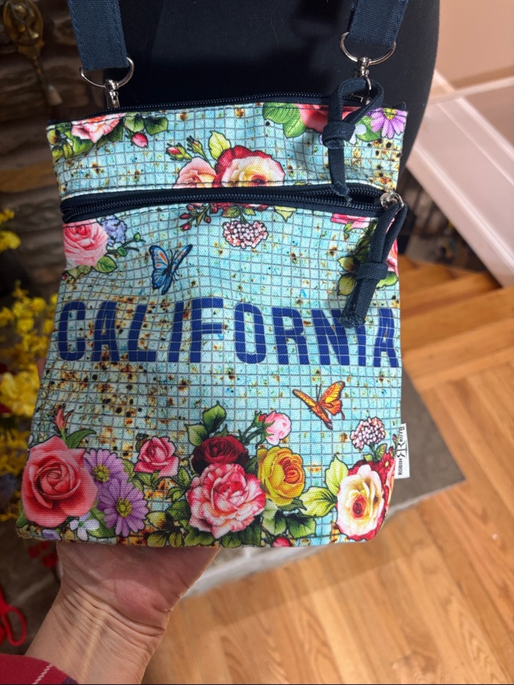 NWT Robin Ruth Blue Floral "CALIFORNIA" Crossbody Bag - Picture 5 of 9
